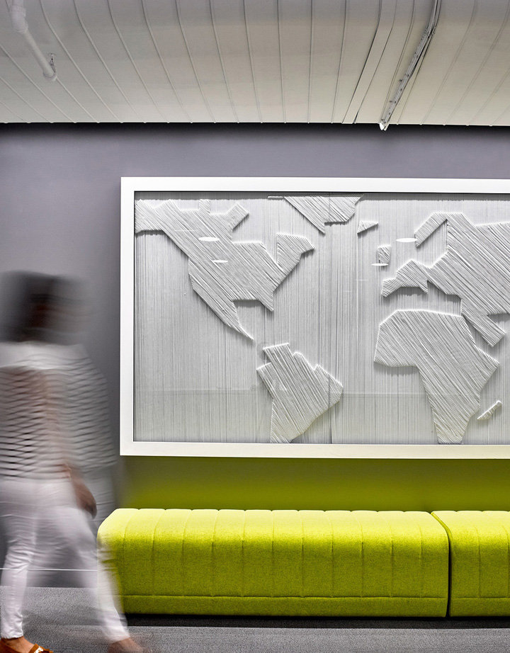 唯美工業風 美國零售商Foot Locker紐約總部設計欣賞