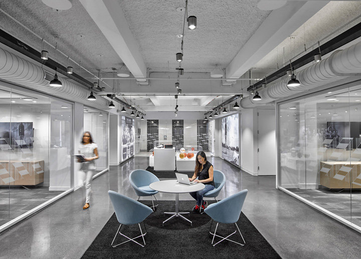 唯美工業風 美國零售商Foot Locker紐約總部設計欣賞