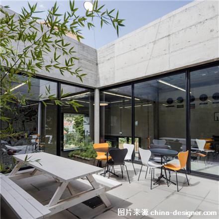 葡萄牙Outsystems辦公室設計-21.jpg 葡萄牙Outsystems辦公室設計-21.jpg