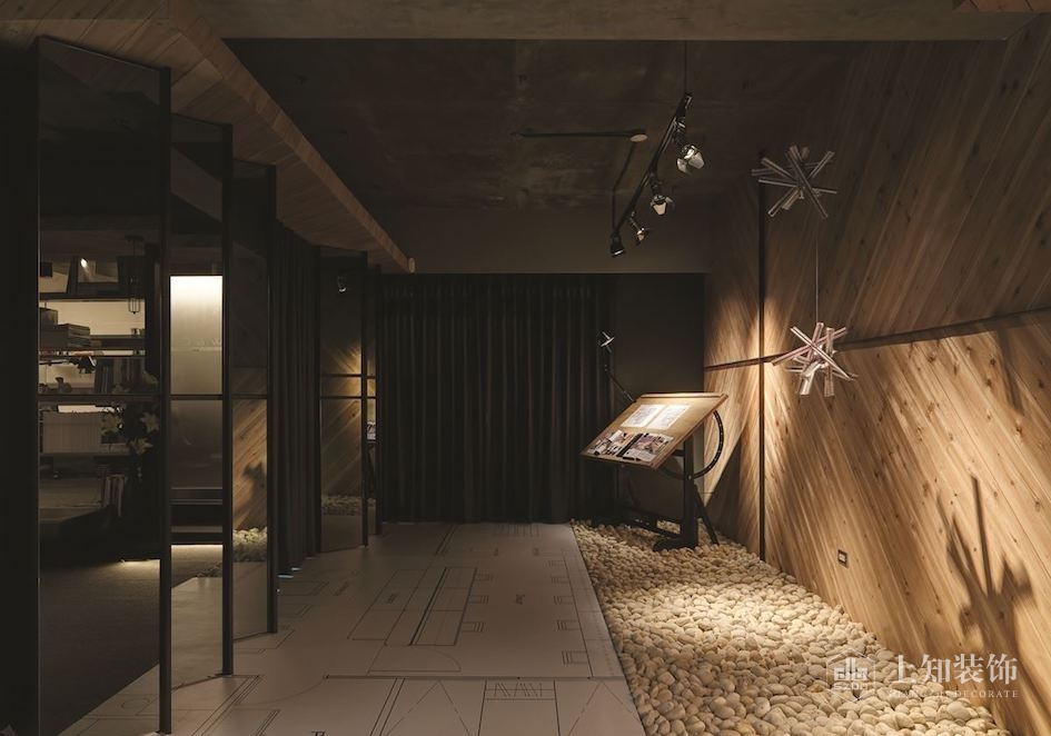 這個辦公室設(shè)計承載著20年的光輝歲月,工業(yè)感很強的辦公室設(shè)計-4.jpg 這個辦公室設(shè)計承載著20年的光輝歲月,工業(yè)感很強的辦公室設(shè)計-4.jpg